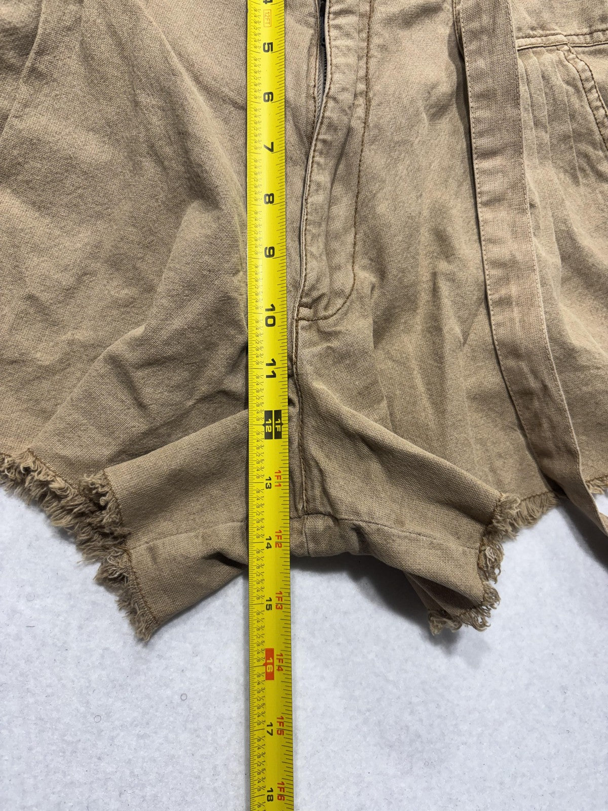 FP One Shorts Womens 4 Beige Chino Twill Belted Raw Hem Pleated Relaxed Fit