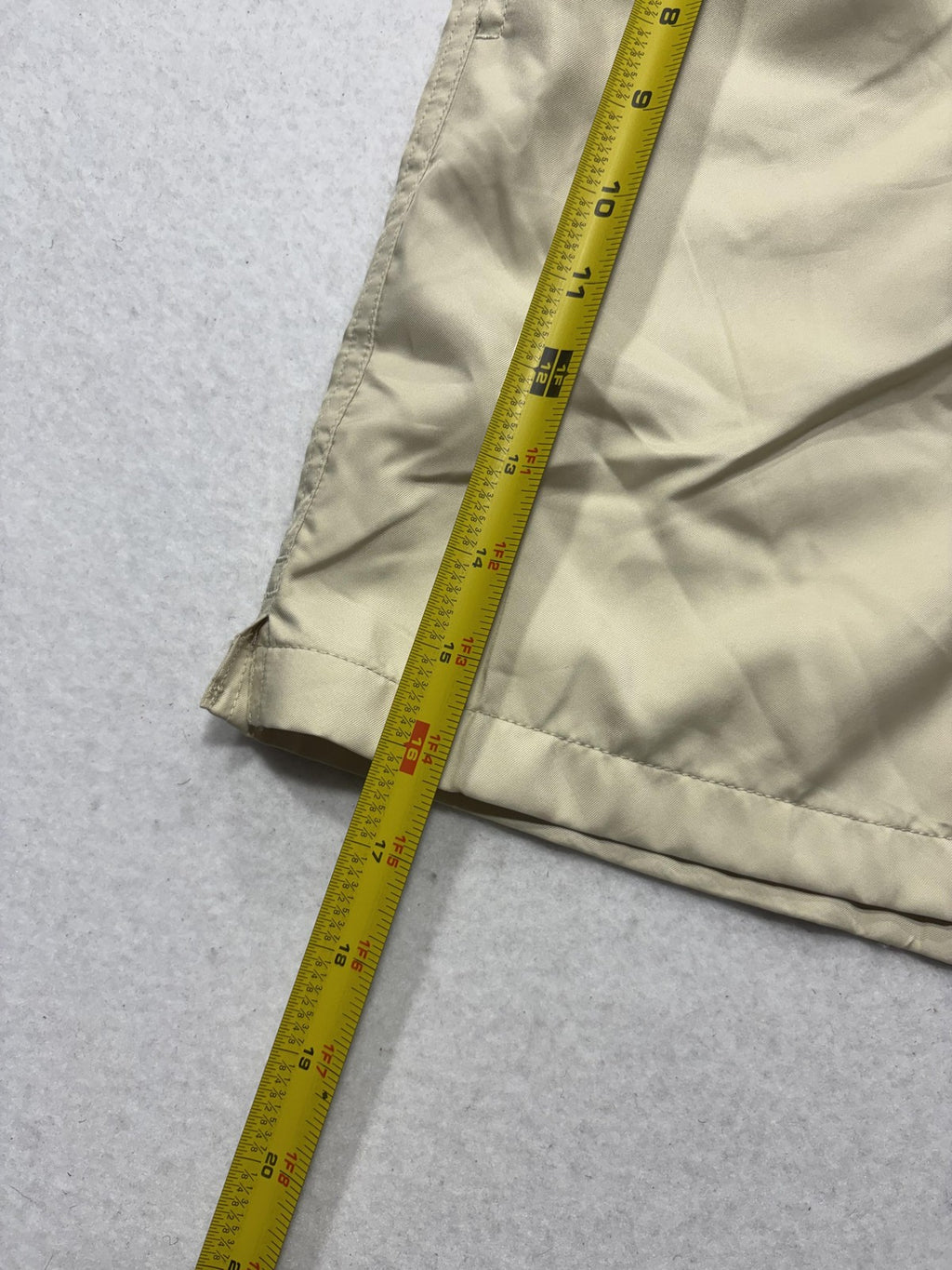 Nike Swim Shorts Mens Small Beige Standard Fit Above Knee Lined Pockets